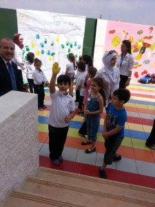 10584346_373779236112542_701046273_n